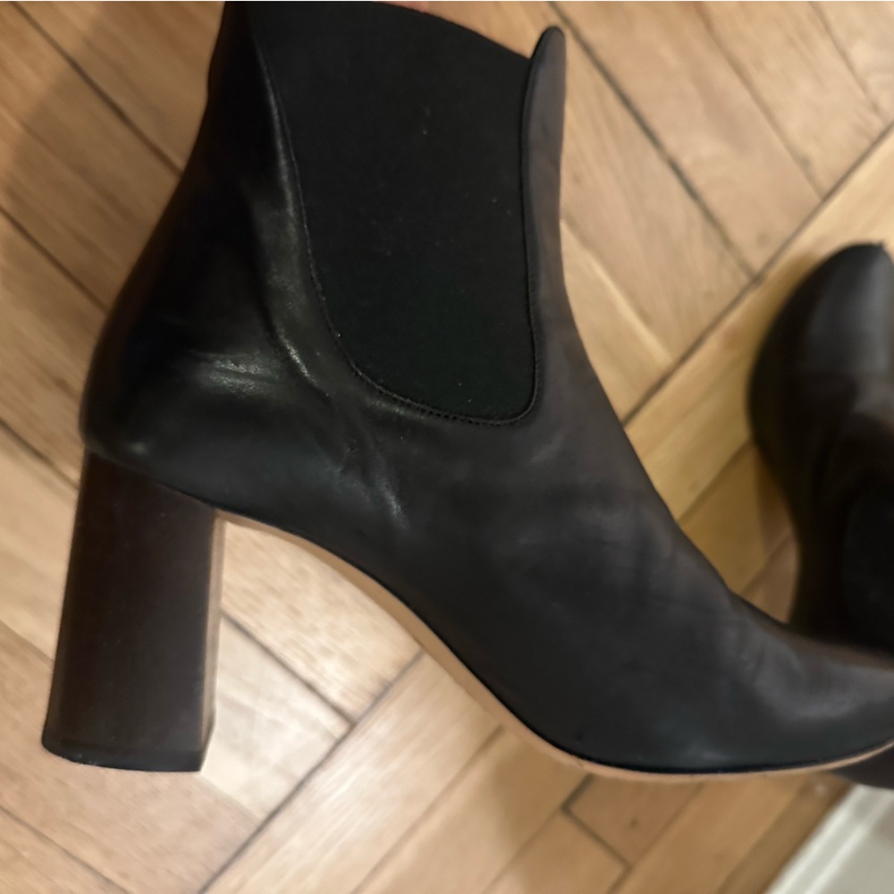Leather Chloe Ankle Boots w/ Wood Heel (39)